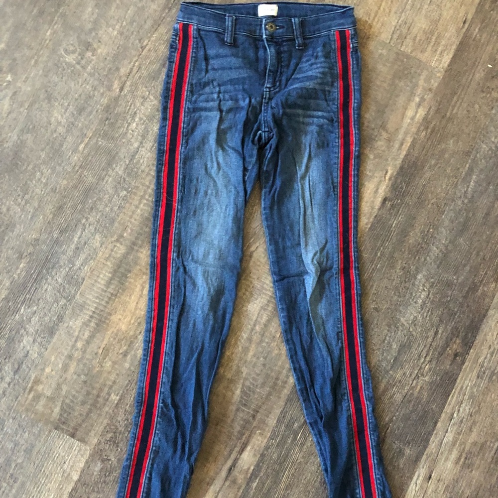 Sneak peak jeans
